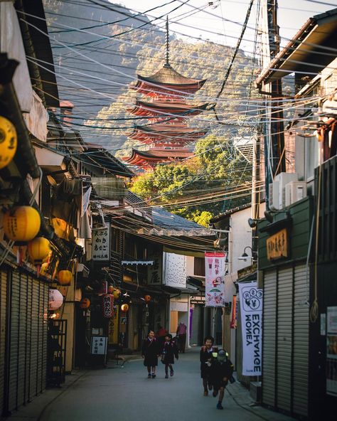 Miyajima Island, Japanese Countryside, Japan Holidays, Go To Japan, Japanese Landscape, Japan Aesthetic, Japanese Words, Pretty Places, Tokyo Japan