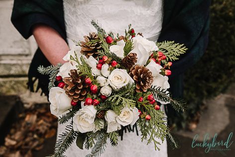 bartz viviano winter bouquet with pinecones Aesthetic Universe, Evergreen Wedding, Wedding Michigan, Winter Wedding Photos, Ohio Wedding Venues, Diy Wedding Ideas, Winter Wedding Bouquet, Winter Bouquet, Winter Wedding Flowers