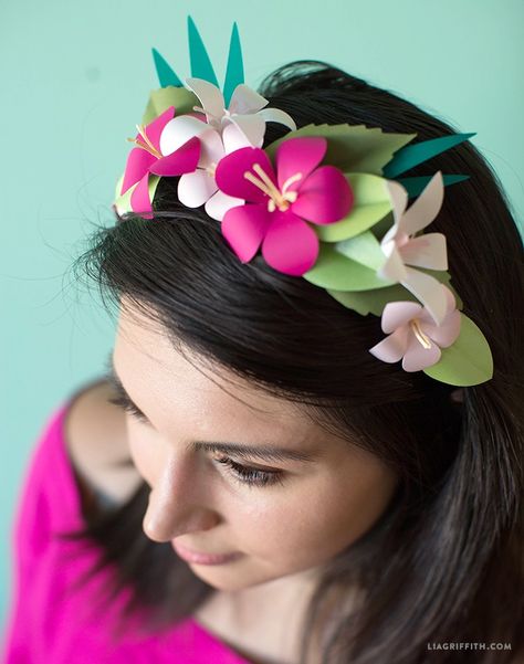 Flowers Archives - Page 10 of 13 - PaperPapers Blog Hawaiian Wreath, Flower Head Wreaths, Tropical Wreath, Applique Cushions, Fiesta Tropical, Paper Peonies, Head Wreath, Crepe Paper Flowers, Wreath Diy