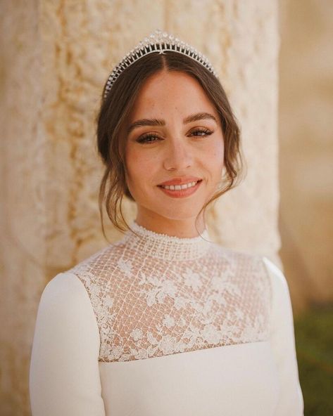 Princess Iman Of Jordan, Dior Wedding Gown, Princess Iman, Sleek Wedding Dress, Sleek Wedding, Jordan Royal Family, Dior Gown, Minimal Wedding Dress, Bride Tiara