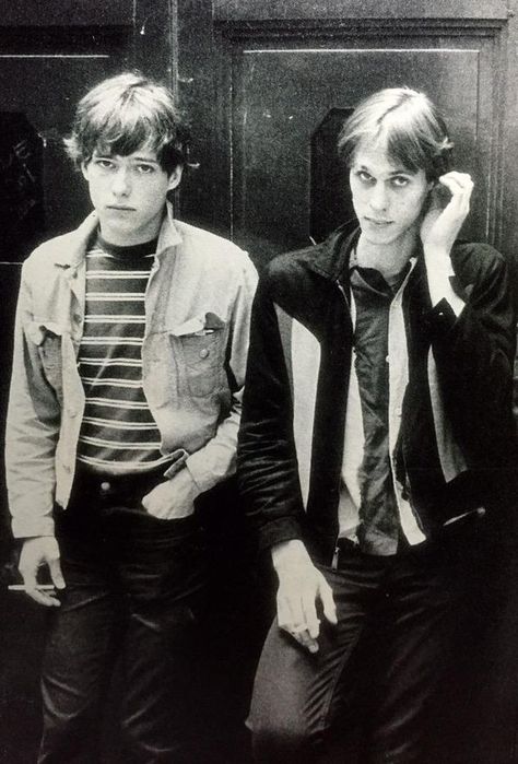 Growing And Healing, Television Band, Tom Verlaine, Nyc Punk, Rock Band Photos, Beatnik Style, Nostalgic Images, Punk Scene, Indie Pop