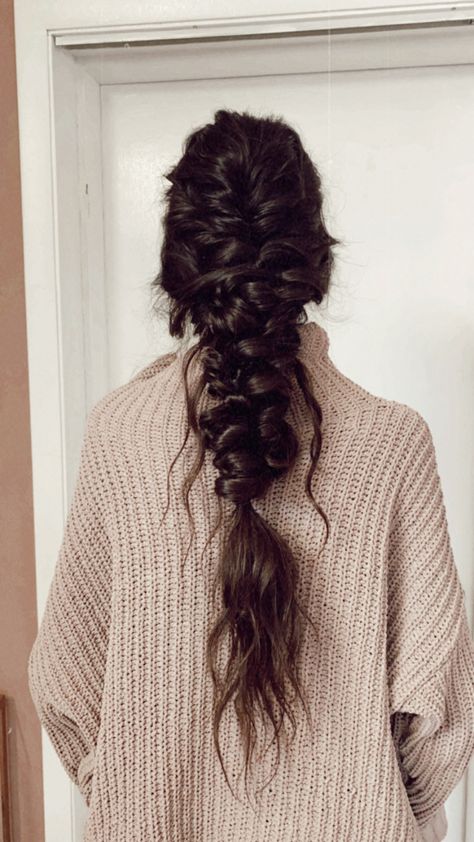 Big messy boho braid Boho Braid Curly Hair, Messy Braid Bridal Hair, Brown Hair Braided Hairstyles, Thick Braided Hair, Big Boho Braid, Messy Braids For Long Hair, Bridal Messy Braid, Long Messy Braid, Long Hairstyles Boho