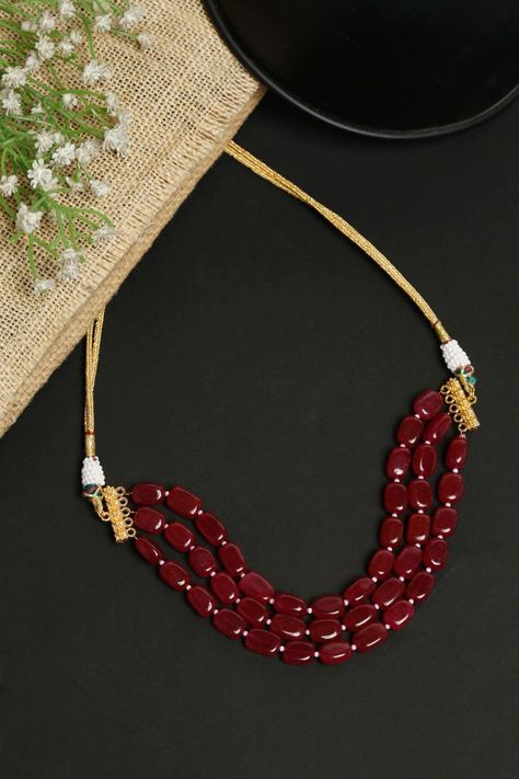 Gold-toned and maroon choker necklace Material and stone type: alloy with kundan. . . #kundanlove #kundanchoker #maroonnecklase Maroon Choker, Necklace Set Choker, Fancy Clutch Purse, Victorian Choker Necklace, Pink Choker Necklace, Victorian Choker, Fancy Clutch, Pearls Jewellery, Rajputi Jewellery