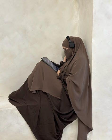 #hijab Mode Niqab, Niqabi Girl, Islamic Modest Fashion, Modest Outfits Muslim, Niqab Fashion, Modesty Outfits, Muslim Fashion Hijab Outfits, Muslim Outfits Casual, Hijabi Fashion Casual