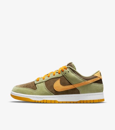 Nike SNKRS. Release Dates & Launch Calendar Dunk Low Dusty Olive, Olive Sneakers, Campus Adidas, Adidas Sl 72, Nike Gold, Nike Models, Sneaker Art, Adidas Spezial, Nike Dunk High