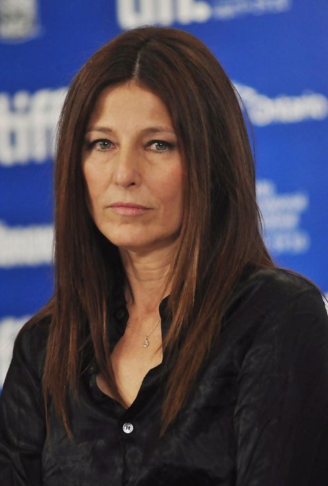 Catherine Keener, Colorful Background, Background Wallpaper, Colorful Backgrounds, Fangirl, Diva, To Share, Actresses, Long Hair Styles