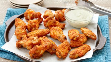 Love everything about wings -- except frying them? These taco wings bake up beautifully without the hassle and mess. Baked Taco Chicken, Taco Wings, Bisquick Mix Recipe, Taco Chicken, Easy Oven Baked Chicken, Baked Chicken Tacos, Chicken Taco Recipes, Chicken Wings Recipe, Taco Bake