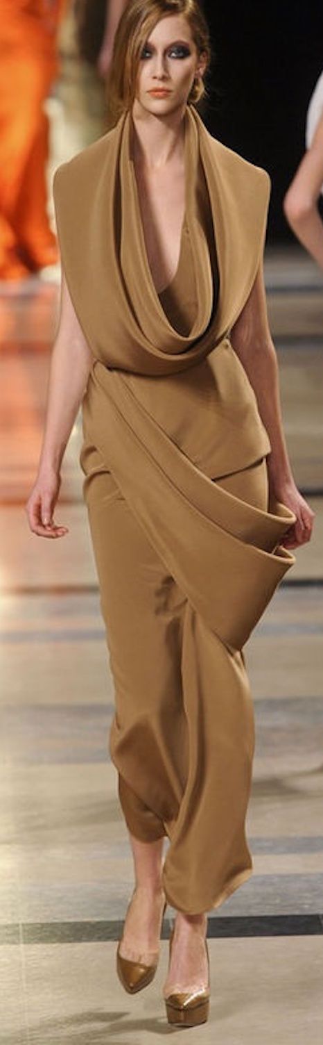 Stephane Rolland ~ Camel Maxi Dress, 2015 Brown Dresses Outfit, Brown Dresses Casual, Brown Dresses Formal, Stephane Rolland, Looks Chic, Brown Dress, Elie Saab, Looks Style, Mode Inspiration