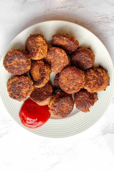 Chickpea Nuggets Vegan, Chickpea Bites, Vegan Nuggets, Paleo Ideas, Gluten Free Easy, Plant Based Diet Recipes, Vegan Lunches, Vegan Burger, Healthy Low Carb Recipes