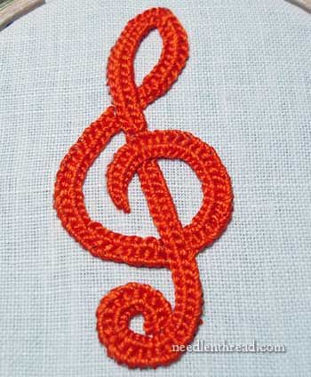 Notenschlüssel Cello Crochet Pattern, Crochet Treble Clef, Crochet Treble Clef Pattern Free, Crochet Music, Braid Stitch, Plait Braid, Crochet Appliques, Crochet Embellishments, Crochet Bookmark Pattern