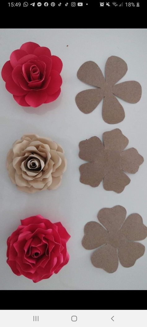 Paper Flower Patterns, Easy Paper Flowers, Paper Flower Crafts, Paper Flower Template, Handmade Flowers Paper, Paper Flowers Craft, Diy Crafts Paper Flowers, Tissue Paper Flowers, Fabric Flowers Diy