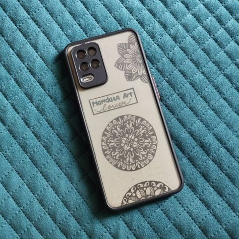 mandala art on phone case😀 try it!! #mandala #mandalaart #phonecasemandala #art #tryitnow Art On Phone Case, Mandala Art Phone Case, Mandala Phone Case, Clouds Wallpaper Iphone, Mandela Art, 1000 Life Hacks, Art Phone Case, Mandala Art Lesson, Cloud Wallpaper