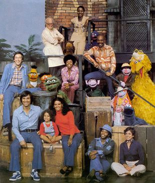 I love the Sesame street of yesteryear!  The current one is just not the same! Sesame Street Muppets, Fraggle Rock, Childhood Tv Shows, Back In My Day, Retro Kids, Pbs Kids, Old Tv Shows, Jim Henson, Old Tv