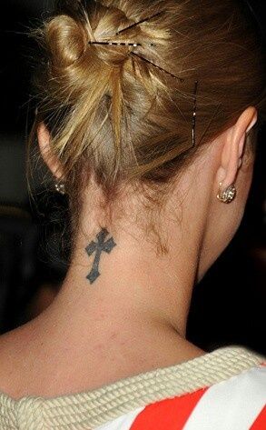 Black Cross Tattoos, Cross Tattoo Neck, Feminine Cross Tattoo, Small Cross Tattoos, Small Cross Tattoo, Small Neck Tattoos, Girl Neck Tattoos, Cross Tattoos For Women, Cross Tattoo For Men