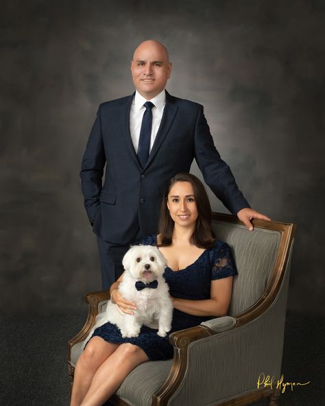 Formal Couple Photoshoot Indoor, Classic Family Portraits, Simple Family Photoshoot, Family Of 3 Portraits, Rich Family Portrait, Gentleman Photoshoot, Formal Family Photoshoot Studio, Formal Couple Photoshoot Studio, Formal Family Christmas Pictures Studio