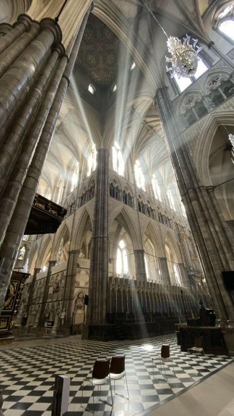 Sun Rays Through The Double Lancet Windows Of Westminster Abbey, City Of Westminster, London, UK Holly Village, Metropolis 1927, Oslo Opera House, Westminster London, Gate House, Grand Staircase, Westminster Abbey, House Built, Urban Area