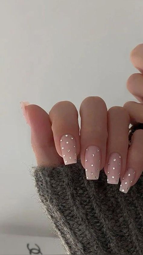 Nails W Stones, Square Glazed Nails, Subtle Birthday Nails, Square Nails With Diamonds, Nail With Pearls, Square Nails With Gems, Nail Gem Designs Simple Rhinestones, Gem Nails Rhinestones, Rhine Stone Nails