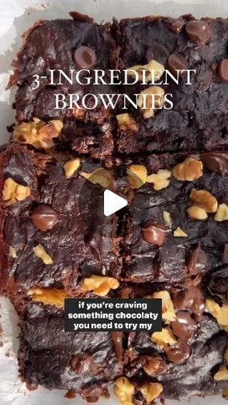 keto | low carb | weight loss on Instagram: "3 ingredient brownies by

Recipe by @nourishedbynic

Ingredients:

* 3 ripe bananas about 1.5 cups mashed
* 1/2 cup natural peanut butter
* 1/3 cup unsweetened cocoa powder

Optional:
* 1/2 cup chocolate chips plus more for topping * 2 tablespoon chopped walnuts.

Bake at 350 F for about 20 minutes.

Enjoy

#chocolatebrownies #brownierecipe #chocolatebrownies🍫 #easyketorecipes #lowcarbsnacks #lowcarbrecipes #ketomeals #fyp" 3 Ripe Banana Recipes, 3 Ingredient Brownies, Cocoa Powder Brownies, Cookie Deserts, Banana Brownies, Unsweetened Cocoa Powder, Instagram Recipes, Peanut Butter Brownies, Ripe Bananas