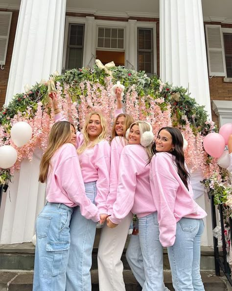 Floral Bid Day Theme, Sorority Photoshoot Outfits, Bid Day Photos, Recruitment Rooms, Recruitment Photoshoot, Sorority Recruitment Ideas, Sorority Recruitment Decorations, Sorority Instagram, Recruitment Decorations