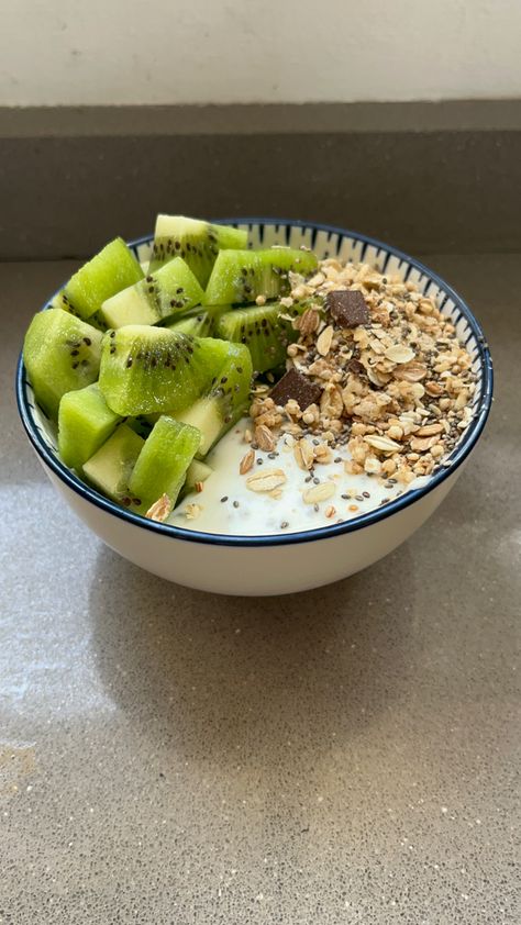 Protein Yoghurt Bowl, Saturday Breakfast Ideas, Food Recovery, Yoghurt Bowl, Protein Yogurt, Recovery Food, Nutritious Food, Yogurt Bowl, Healthy Food Motivation