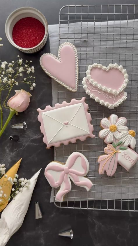 ＥＭＩＬＹ 🍪 (@sprinkleandwhisk.co) • Instagram photos and videos Valentine Day Cookies, Coquette Cookies, Mother Day Cookies, Love Shack Fancy Cookies, Girly Royal Icing Cookies, Bridgerton Sugar Cookies, Wedding Anniversary Cookies, Coquette Cookies Aesthetic, Valentines Cookies