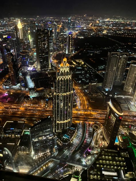 Burj Khalifa Top, View From Burj Khalifa, Dubai Architecture, Khalifa Dubai, Dubai Vacation, Dubai Tour, Dubai City, Night Aesthetic, Burj Khalifa