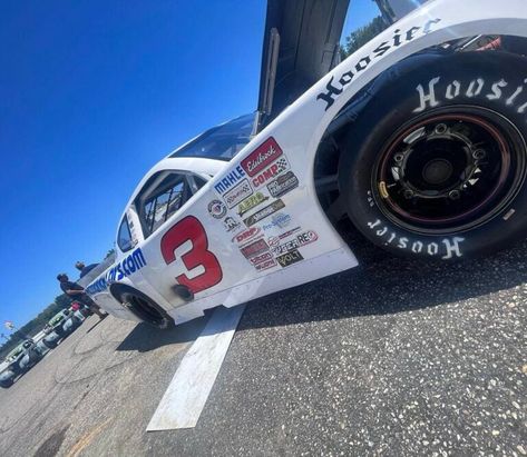 Dale Earnhardt Jr and Josh Berry take on the late model drivers at Florence Motor Speedway Late model drivers have unloaded at Florence Motor Speedway. The 0.4-mile track is set to host the famed South Carolina 400. View South Carolina 400 results below. Josh Berry and Sam Yarbrough set the front row for the main ... Read more The post Florence Results: November 18, 2023 (South Carolina 400) appeared first on Racing News . Jr Motorsports, After Running, Motor Speedway, Dale Earnhardt Jr, Dale Earnhardt, Nascar Racing, Front Row, Nascar, South Carolina