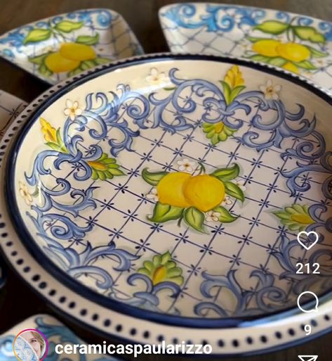 Dolche Gabana, Italian Ceramic Plates, Dinner Decoration, China Painting, Italian Ceramics, Cooking Pot, Pottery Painting, Porcelain Painting, Ceramic Painting