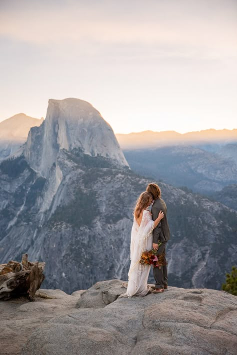 Yosemite Elopement Ideas, Yosemite Couples Shoot, Yosemite National Park Elopement, Yosemite Waterfalls, Nature Elopement, Fall Lake, Mountain Photoshoot, Glacier National Park Elopement, Lakes In California