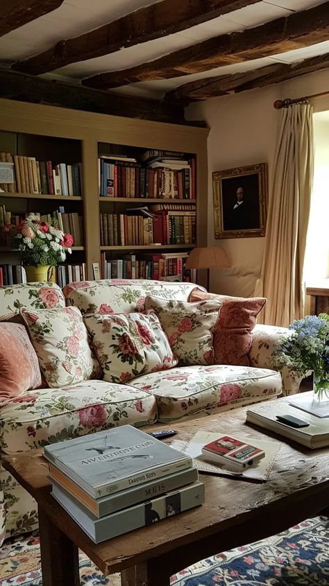 All About the English Country Interior Design Trend - Decoholic English House Interior, English Country Interior Design, Old English Interior Design, British Style Interior, English Country House Decor, British Cottage Interior, English Style Interior, English Country Interiors, English Interior Design