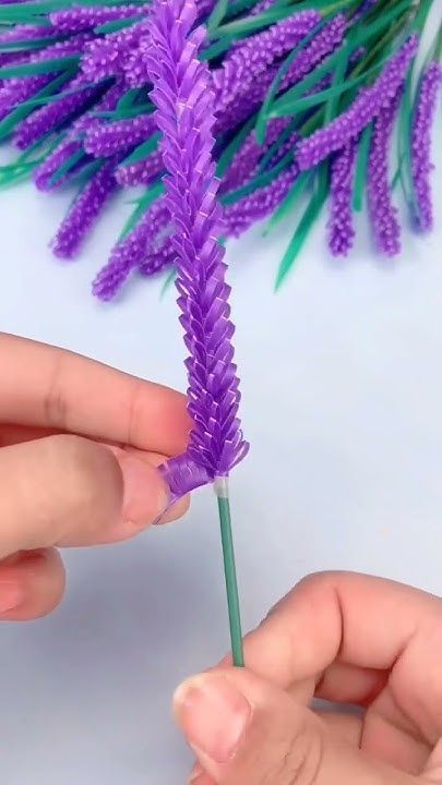 How to Make Paper Flowers: Quick DIY Crafts for Stunning Results Quick Diy Crafts, Paper Flowers Making, Paper Hand Craft, Paper Lavender, Lavender Crafts, Diy Straw, Tissue Paper Flowers Diy, Dried Flower Jewelry, Try Guys