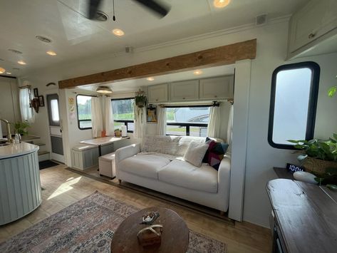 22 Beautiful RV Remodel Ideas | RV Inspiration Rv Remodel Ideas, Rv Living Room, Rv Interior Design, Motorhome Remodel, Rv Inspiration, Rv Home, Dining Booth, Rv Interior Remodel, Camper Interior Design