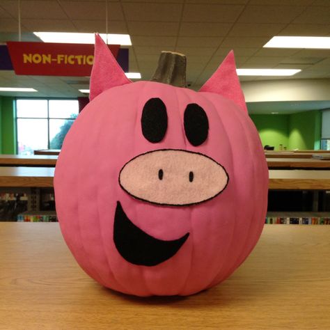 "Elephant and Piggie" Pumpkin at the Library Piggie Pumpkin Character, Piggy And Elephant Pumpkin, Elephant And Piggy Pumpkin, Piggie And Gerald Pumpkin, Pumpkin Characters From Books 1st Grade, Piggy And Gerald Pumpkin, Pigeon Pumpkin Character, Elephant And Piggie Pumpkins, Book Character Pumpkin Painting