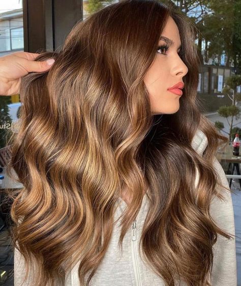 Golden Honey Brown Balayage Dark Caramel Hair Color, Caramel Hair Color Ideas, Dark Caramel Hair, Warm Brown Hair Color, Honey Brown Hair Color, Caramel Hair Color, Caramel Brown Hair, Warm Brown Hair, Honey Balayage