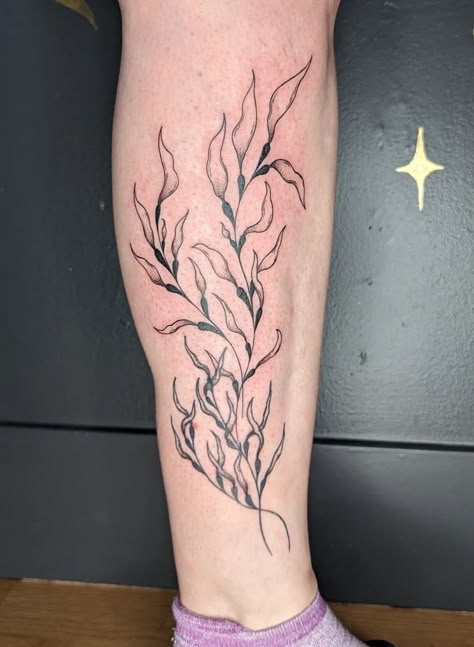 Seaweed Leg Tattoo, Sea Kelp Tattoo, Bull Kelp Tattoo, Kelp Forest Tattoo, Seaweed Tattoo Design, Small Ocean Tattoo, Kelp Tattoo, Seaweed Tattoo, Scene Tattoo