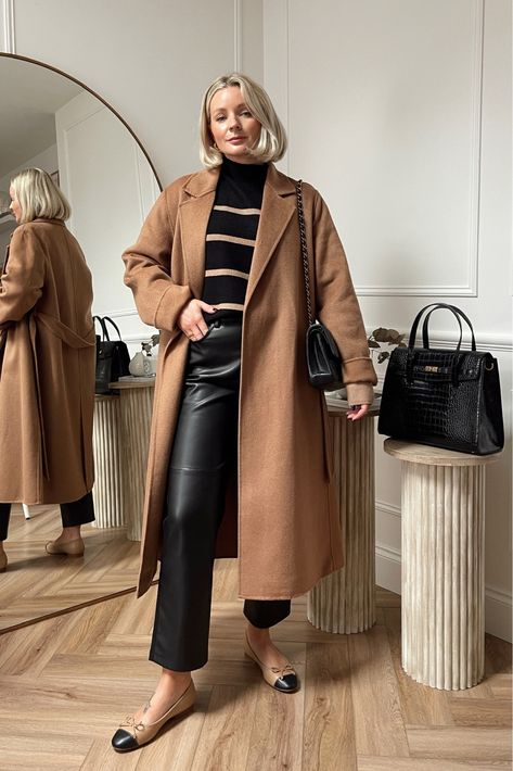 Ballet Flat Outfits, Leather Pants Outfit Winter, Flat Outfits, How To Style Leather Pants, Faux Leather Pants Outfit, Style Leather Pants, Leather Trousers Outfit, Faux Leather Jeans, Winter Pants Outfit