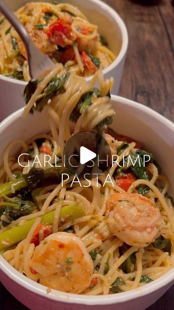 The Working HouseMom on Instagram: "19 days until Valentine’s Day…Meal Inspo #5 ♥️ Garlic Shrimp Pasta. I used spaghetti for this, but it's also great with angel hair, linguine, or penne pasta. Let me know if you try it, share a video, and tag me for a repost. #foodblogger #recipes #cooking #influencer #foodie #foodstagram #pasta #shrimppasta #pescatarian" Shrimp Recipe Videos, Food Recipes Pescatarian, Pasta Salad Recipes With Shrimp, Shrimp And Noodle Recipes, Pasta With Shrimp Recipes, Cooking Influencer, Pasta Shrimp Recipes, Healthy Spaghetti Recipes, Healthy Shrimp Pasta