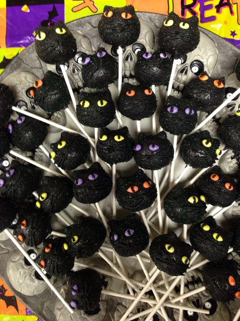 Black Cat Cake Pops Black Cat Cake Pops, Black Cat Birthday Party, Black Cat Party, Cat Cake Pops, Ladybug Cake Pops, Ghost Cake, Ladybug Cake, Halloween Cake Pops, Cat Birthday Party