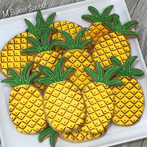 Maria Capote on Instagram: “Pineapple Cookies for a fun Sweet 16! 🌸🍍” Pineapple Cookie, Christmas Pineapple, Pineapple Cookies, Cutout Cookies, Cut Out Cookies, Cookie Art, Custom Cakes, Cake Pops, Sweet 16