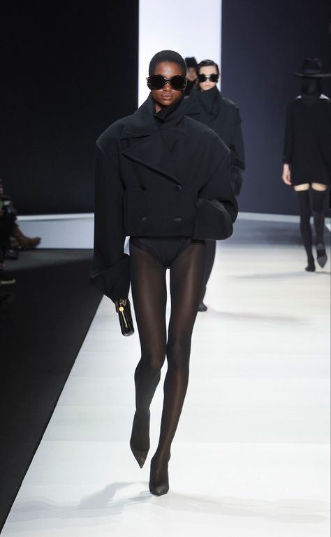 Ysl Inspired Outfit, Ysl Catwalk, Black Chic Outfit, Ysl Runway, Fashion Week Aesthetic, Nude Tights, Black Opaque Tights, Milan Fashion Week Street Style, Casual Glam