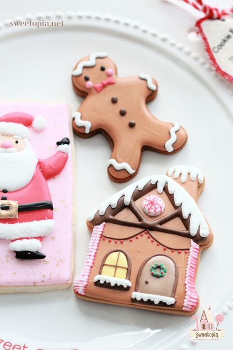 Video – Decorating Christmas Cookies | Sweetopia Decorating Christmas Cookies, Christmas Sugar Cookies Decorated, Cute Christmas Cookies, Gingerbread House Cookies, Cookie House, Sugar Cookie Designs, Xmas Cookies, Christmas Sugar Cookies, Christmas Cookies Decorated