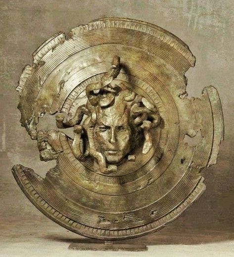 Christophe Charbonnel, Medusa Gorgon, Medusa Art, Ancient Armor, Classic Sculpture, Greek Art, Historical Artifacts, Greek Mythology, Ancient Art