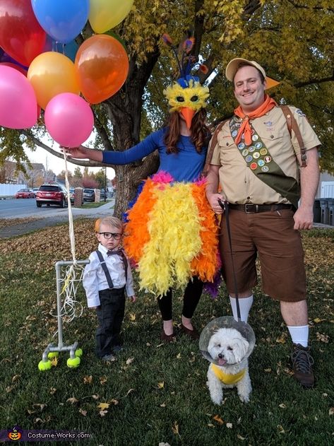 Up Costumes Family, Family Up Costume, Kevin Up Costume Diy, Up Family Halloween Costume, Up Family Costumes, Up Movie Costume, Up Costume Ideas, Mommy Baby Halloween Costumes, Matching Family Halloween Costumes