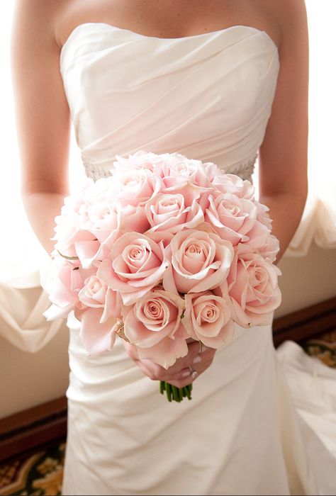 Pink rose wedding bouquet. #weddingbouquet #pinkwedding Pink Rose Wedding Bouquet, Pink Rose Wedding, Rose Wedding Bouquet, Bride Bouquets, Blush Wedding, Bridal Flowers, Flower Bouquet Wedding, Beautiful Bouquet, Rose Wedding