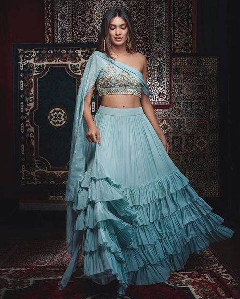 Indian Outfits Lehenga, Gaun Fashion, Indo Western Dress, Salwar Kamiz, Embroidered Lehenga, Traditional Indian Outfits, Indian Gowns Dresses, Ghagra Choli, Indian Gowns