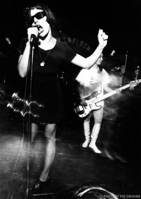 Bikini Kill Riot Grrrl Fashion, Feminist Punk, Kathleen Hanna, Punk Movement, Riot Grrrl, Punk Rock Bands, Women In Music, Alternative Rock, Post Punk