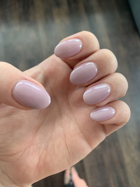 Light Purple Gel Nails, Light Lilac Nails, Light Mauve Nails, Natural Nails Purple, Pale Purple Nails, Dip Powder Natural Nails, Light Lavender Nails, Powder Natural Nails, Spring Dip Powder Nails