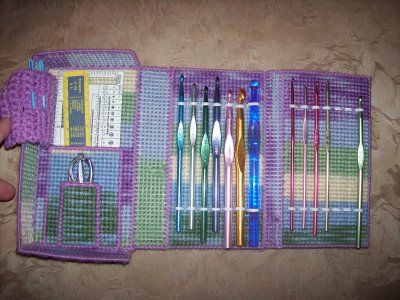 Crochet hook case from plastic canvas. Time to get creative! Canvas Crochet, Crochet Needle Case, Crochet Hook Holder, Crochet Hook Case, Crochet Case, Plastic Canvas Stitches, Plastic Mesh, Plastic Canvas Patterns Free, Crochet Needles