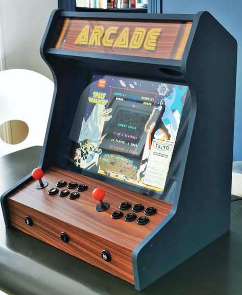 Arcade game retrogaming bartop design Arcade Games Diy, Arcade Design, Arcade Bartop, Arcade Diy, Custom Computer Case, Diy Arcade, Retro Arcade Machine, Geek Room, Game Arcade