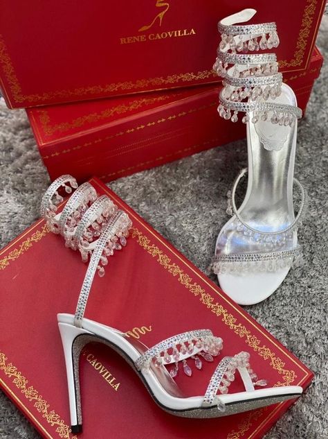 Loubiton Heels, White Bridal Shoes, Diamond Heels, Jordan Shoes Girls, Fashion Shoes Heels, Heels White, Shoes Heels Classy, Rene Caovilla, Fancy Shoes